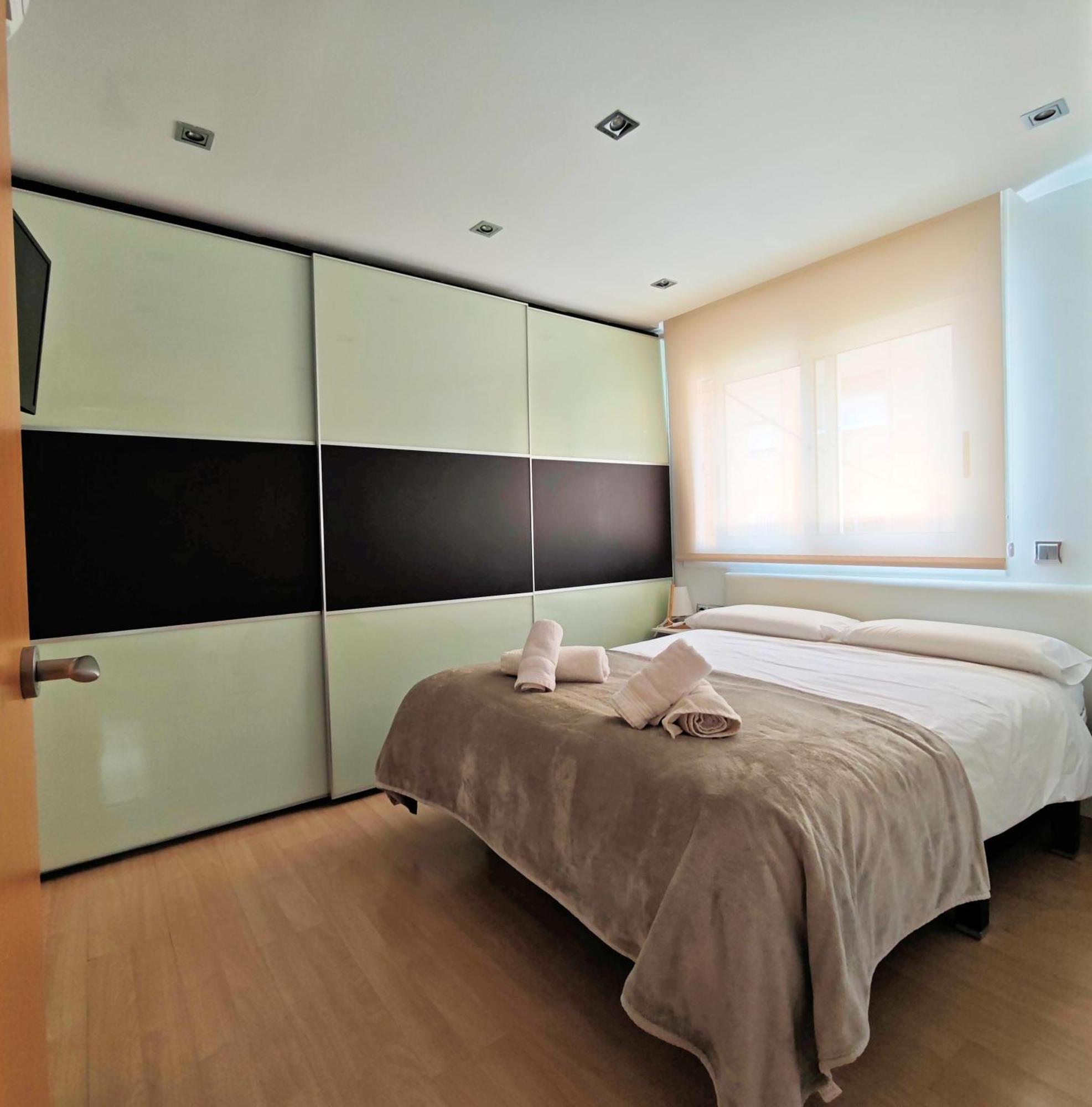 Apartamento Playa Con Piscina Parking Y 2 Habitac Кастельдефельс Экстерьер фото